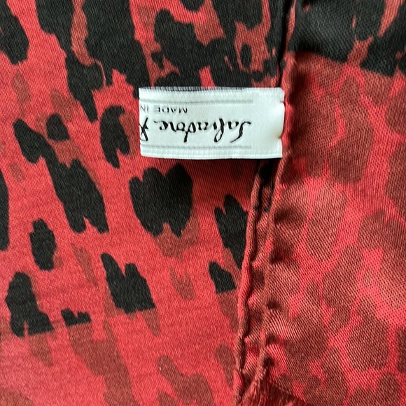 Silk and Cashmere Blend Leopard Long Scarf from Salvatore Ferragamo - Picture 3 of 8
